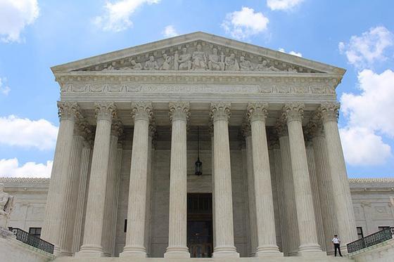 Photo of the facade of the Supreme Court in Washington DC. 